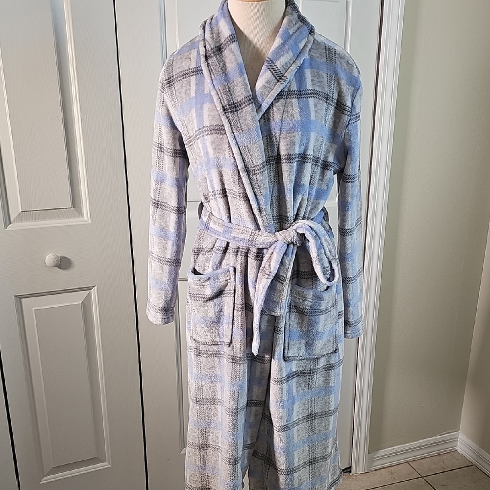Nicole MillerPlaid Bathrobe in Blue and Gray. Super Soft. Size Small.
